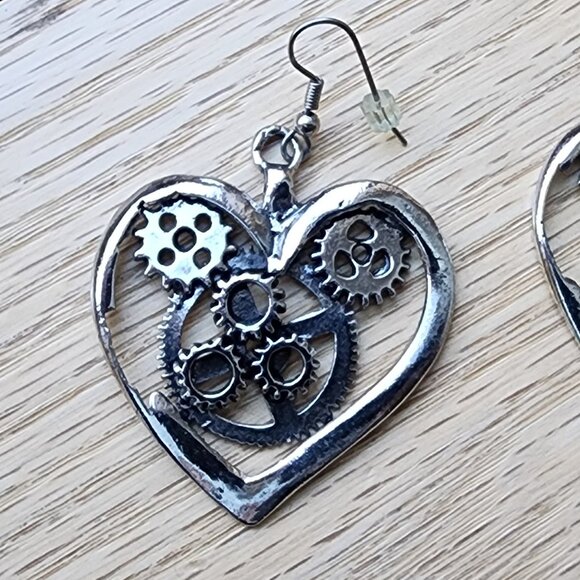 Etsy Steampunk Heart American Cast Pewter Earrings - Picture 7 of 11